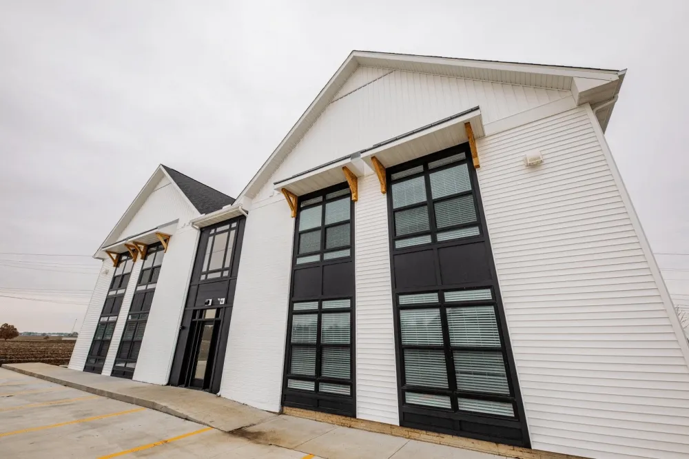 Exterior view of 2809 Pasadena Avenue